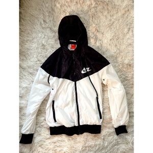 Black & White Vintage Nike Windbreaker